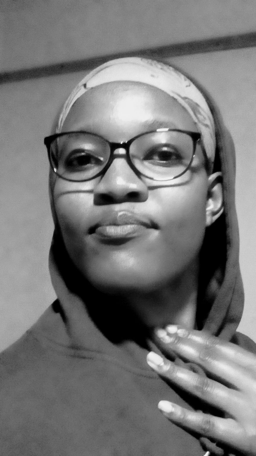 Viola Robinson — Co-Founder & Creative Director